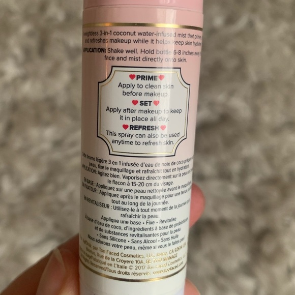 Too Faced 3 in 1 Hangover Spray - Picture 3 of 5